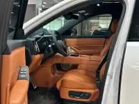 Wenjie M8 2025 Range Extended Max+ Version 53.4kWh 5-Seater — миниатюра 13