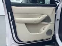 Wenjie M8 2025 Range Extended Max+ Version 53.4kWh 6-Seater — миниатюра 14