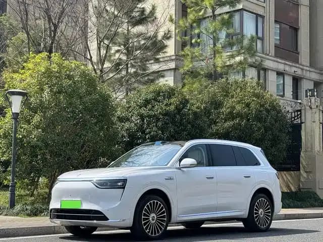 Wenjie M8 2025 Range Extended Ultra Edition 53.4kWh 6-Seater