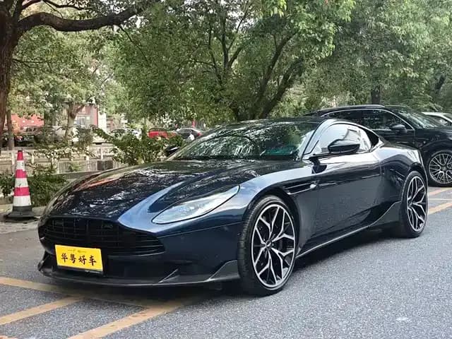 Aston Martin DB11 2022 4.0T V8 Coupe