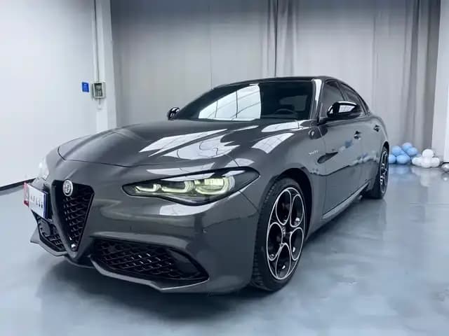 2023 Giulia 2.0T 280HP Track Edition