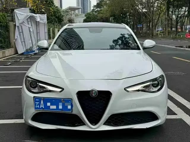 Giulia Juliet 2017 2.0T 200HP Luxury Edition