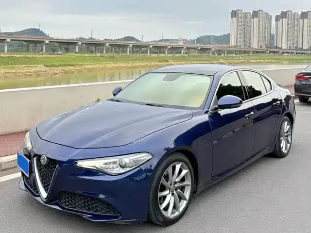 Giulia Juliet 2017 2.0T 200HP Luxury Edition