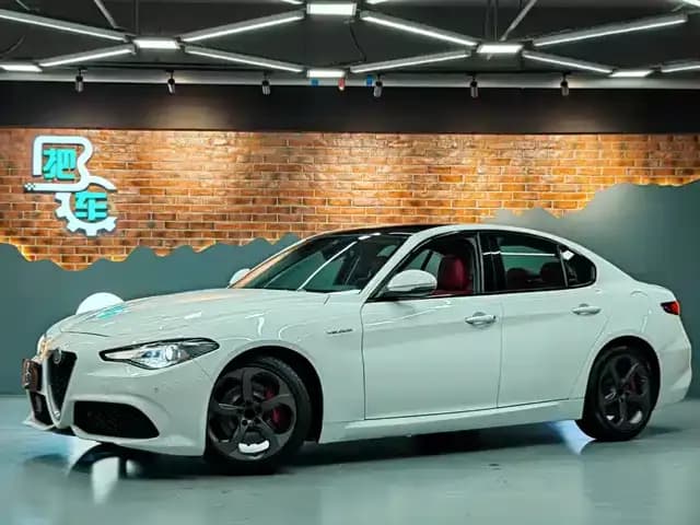 Giulia Juliet 2017 2.0T 280HP Luxury Sport Edition
