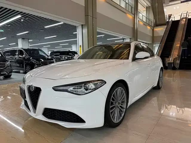 Giulia Juliet 2017 2.0T 280HP Luxury Edition