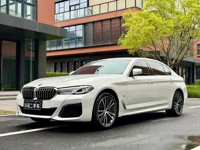 2022 BMW 5 Series 530Li Leading Edition M Sport Package