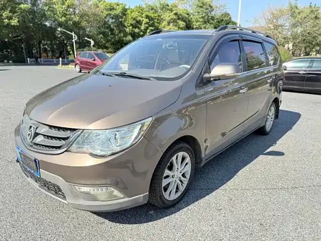 Baojun 730 2014 1.5L Manual Deluxe Navigation ESP Edition 7-Seater