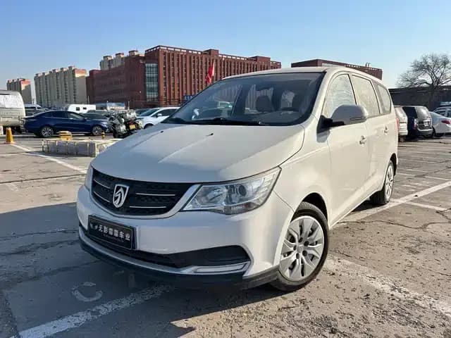 Baojun 730 2019 1.5L Manual Fashion 7-Seater National VI Emission Standard