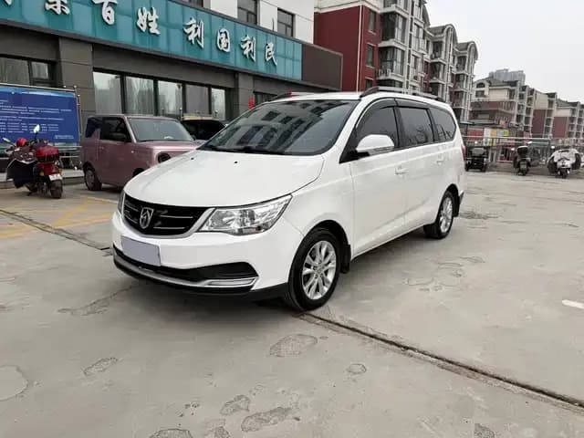 Baojun 730 2021 1.5L Manual Fashion 7-Seater
