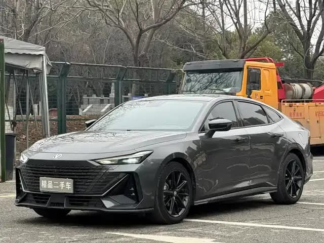 Changan UNI-V 2023 1.5T Premium Edition