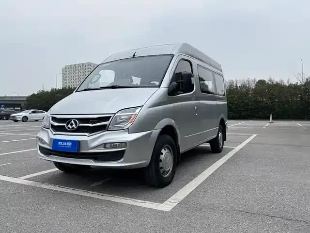 Xintu V80 2018 2.5T 6-speed manual elite version, short wheelbase, mid-roof, 5-6 seats