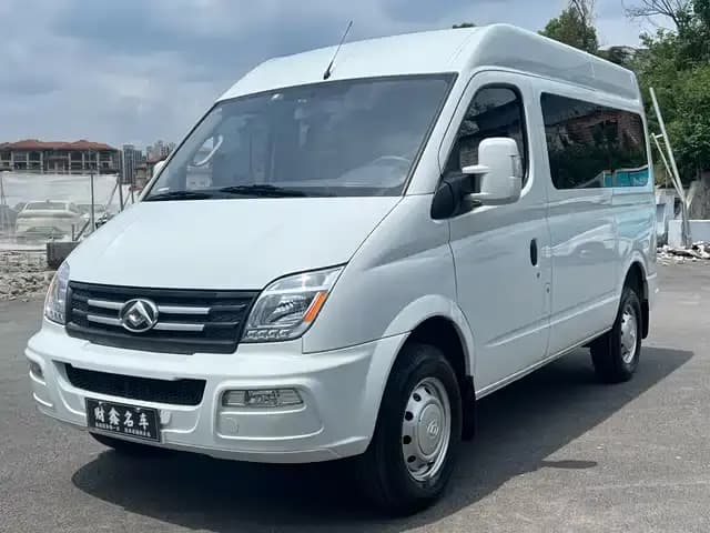 Xintu V80 2023 2.0T Manual Classic Aoyuntong Short Wheelbase Mid-Roof 5/6 Seat