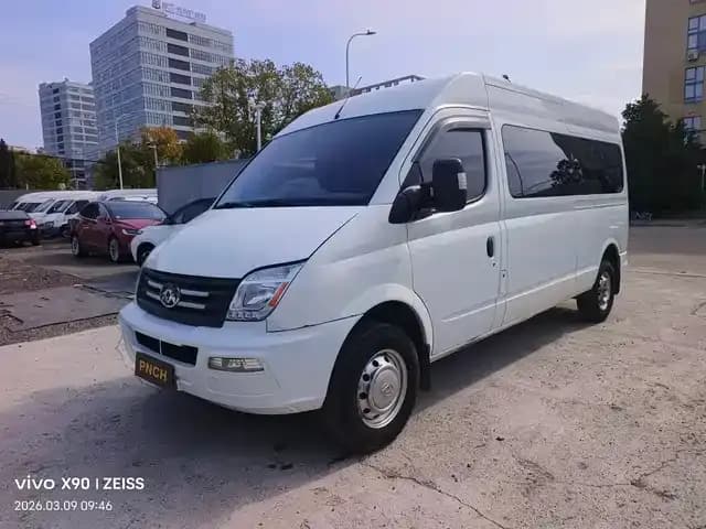 Xintu V80 2019 2.0T Plus 6-speed manual transmission, Aoyuntong long wheelbase, mid-roof, 7-seater