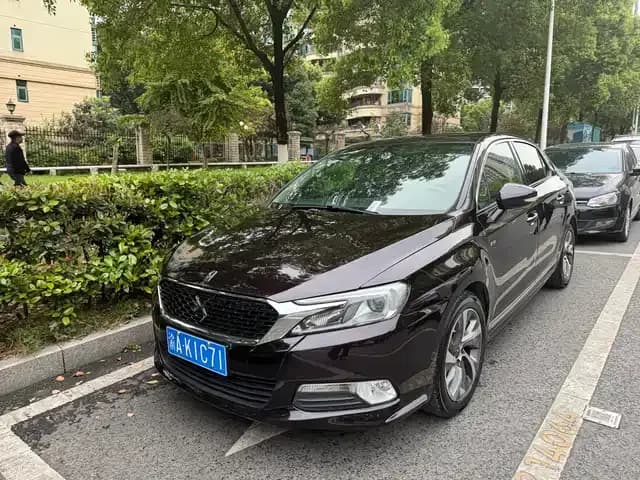 DS 5LS 2014 1.6T Luxury Edition THP160