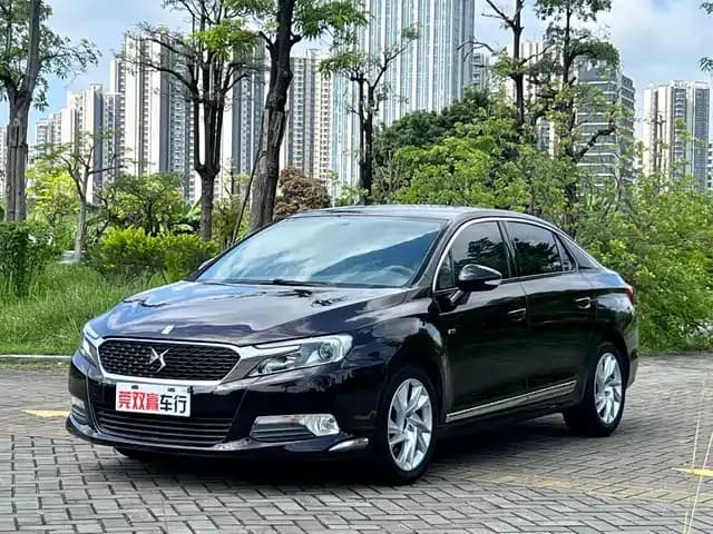 DS 5LS 2015 1.6T Comfort Edition THP160