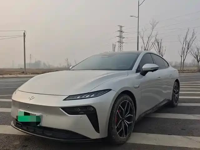 eπ007 2025 Pure Electric 650 Navigator Executive Edition