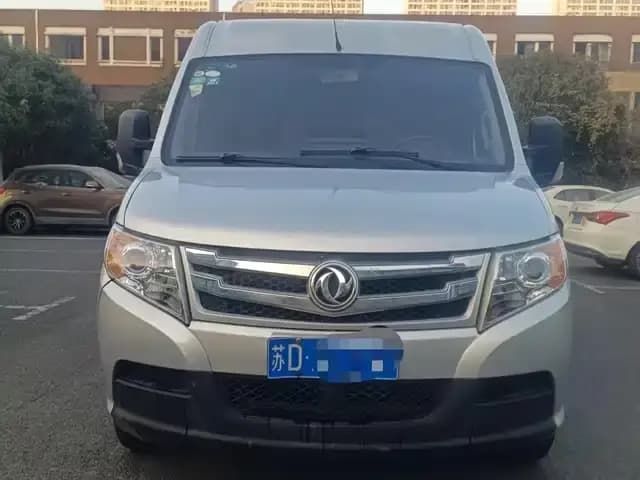 Yufeng 2018 2.5T Logistics Van A100 Short Wheelbase Medium Roof 5-9 Seats National V Emission Standard ZD25