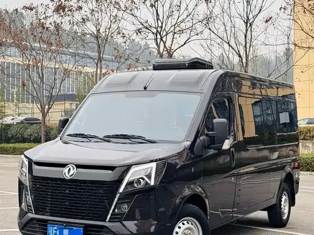Yufeng 2023 V9+ 2.0T Automatic Front-Wheel Drive Multi-function Mid-Wheelbase Mid-Roof 7/8/9 Seats