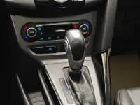 Ford Focus 2012 Hatchback 1.6L Automatic Fashion Edition — миниатюра 17