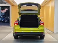 Ford Focus 2012 Hatchback 1.6L Automatic Fashion Edition — миниатюра 26