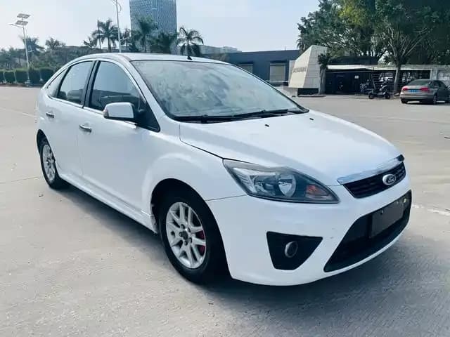 Ford Focus 2011 Hatchback 1.8L Automatic Fashion Edition
