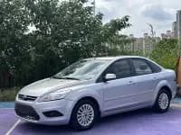 Ford Focus 2013 Sedan Classic 1.8L Automatic Fashion Edition — миниатюра 1