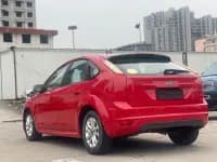 Ford Focus 2011 Hatchback 1.8L Automatic Fashion Edition — миниатюра 14