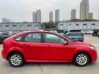 Ford Focus 2011 Hatchback 1.8L Automatic Fashion Edition — миниатюра 4
