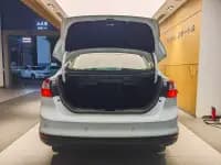 Ford Focus 2012 Sedan 1.6L Automatic Comfort — миниатюра 20