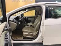 Ford Focus 2012 Sedan 1.6L Automatic Comfort — миниатюра 10