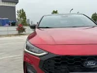 2022 Ford Focus Hatchback EcoBoost 180 Automatic ST Line — миниатюра 4