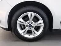 Ford Focus 2012 Sedan 1.6L Automatic Fashion Edition — миниатюра 17