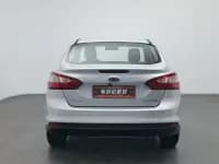 Ford Focus 2012 Sedan 1.6L Automatic Fashion Edition — миниатюра 4