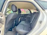 Ford Focus 2015 Hatchback 1.6L Automatic Comfort — миниатюра 6
