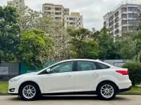 Ford Focus 2018 Sedan Classic 1.6L Automatic Fashion Smart Edition — миниатюра 5