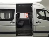 Tunland 2022 2.0T Manual Urban Edition Multi-functional Short Wheelbase Mid-roof Rear Single Tire 5/6/9 Seats 4F20TC3 — миниатюра 15