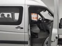 Tunland 2022 2.0T Manual Urban Edition Multi-functional Short Wheelbase Mid-roof Rear Single Tire 5/6/9 Seats 4F20TC3 — миниатюра 23