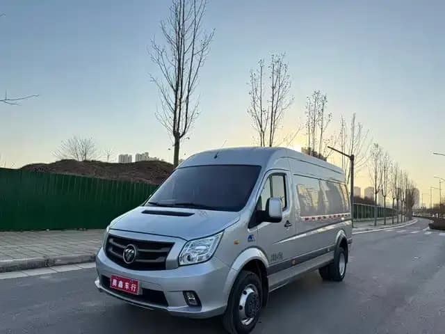 2023 Toano 2.8T Manual Jeep Van Long Wheelbase Mid-Roof Dual Rear Tires 3-Seat Professional Edition