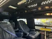 2014 SAVANA 6.0L Long Wheelbase Leader Edition — миниатюра 7