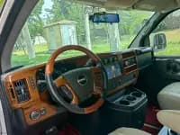 2011 SAVANA 6.0L Business Star 7-seater — миниатюра 8