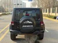 2017 Jeep Wrangler 3.0L Sahara Four-Door Comfort Edition — миниатюра 4