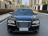 2013 Chrysler 300C Imported Model 3.6L Premium Edition — миниатюра 2