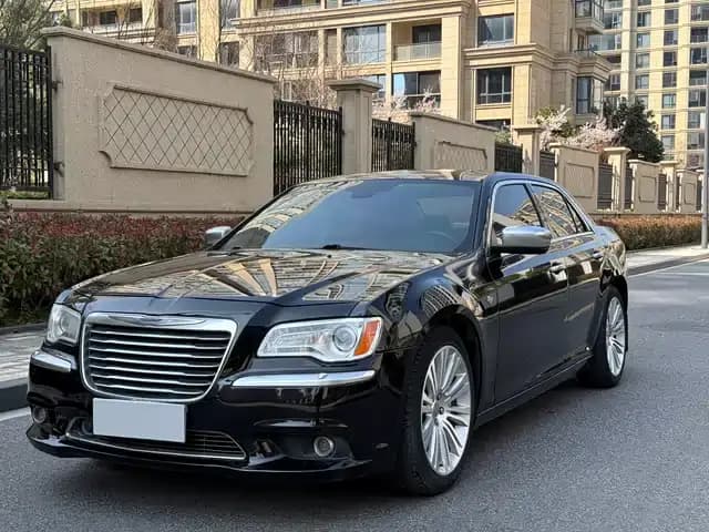 2013 Chrysler 300C Imported Model 3.6L Premium Edition