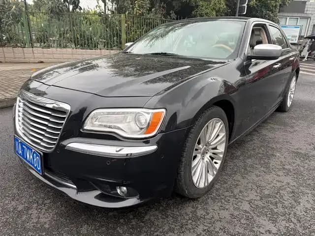 2013 Chrysler 300C Imported Model 3.6L Premium Edition