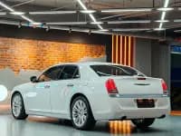2013 Chrysler 300C Imported Model 3.6L Premium Edition — миниатюра 11