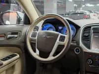 2013 Chrysler 300C Imported Model 3.6L Premium Edition — миниатюра 31