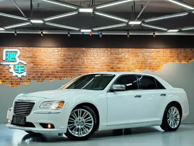 2013 Chrysler 300C Imported Model 3.6L Premium Edition