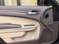 2014 Chrysler 300C Imported Model 3.0L Excellence Edition — миниатюра 4