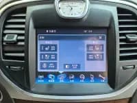 2014 Chrysler 300C Imported Model 3.0L Excellence Edition — миниатюра 10