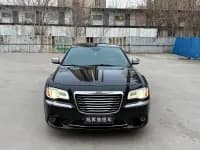2013 Chrysler 300C Imported Model, 3.6L Premium Edition — миниатюра 1